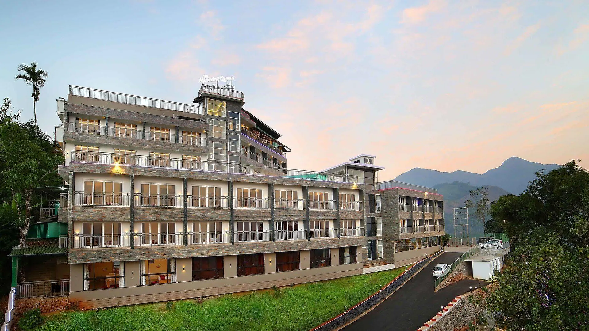 The Munnar Queen